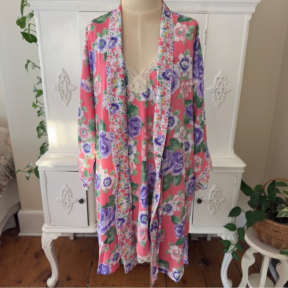 Victoria's Secret Other - Vintage NWT 80’s 90’s Gold Label 
Victoria’s Secret Floral Lace Peignoir Set